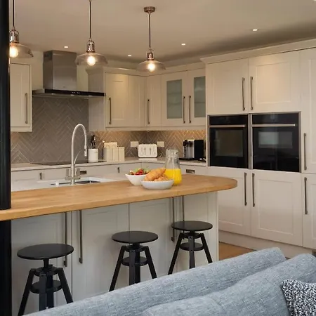 Spacious For 16 Near