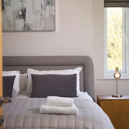 Spacious For 16 Near Сasa de vacaciones York